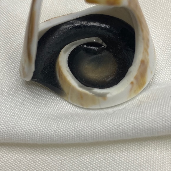 Hand carved Shell Ring - Picture 8 of 8